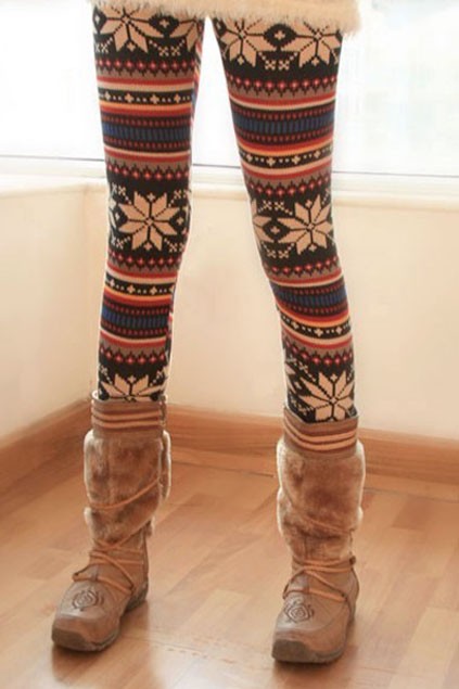 chic-stripes-with-snowflake-leggings