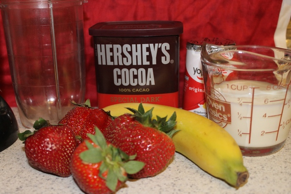 Dark Chocolate Banana-Strawberry Smoothie Recipe