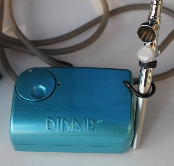Get the Airbrushed Look at Home with Dinair!