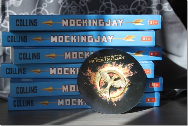 How to Throw an Amazing Mockingjay Book Party + Mockingjay Mocktail Recipe! #Mockingjay