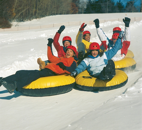 6 Places to Have Fun in the Poconos During Winter (even if you don't ski)