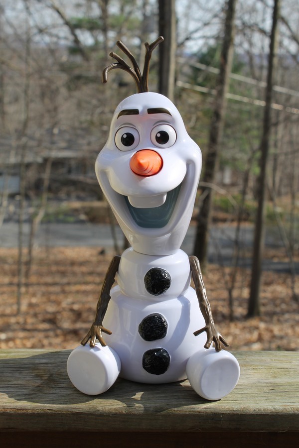 Olaf-A-Lot will crack your whole family up with his 50+ funny phrases! Check him out in my review! 