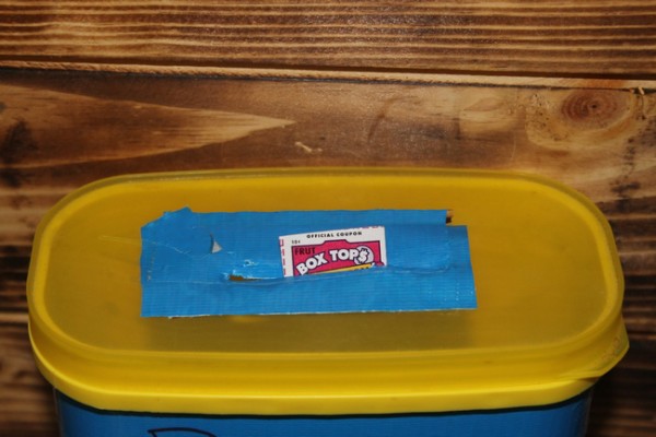Make this easy Box Tops for Education Drop Box so you don't forget to send these valuable clippings in to your child's school!