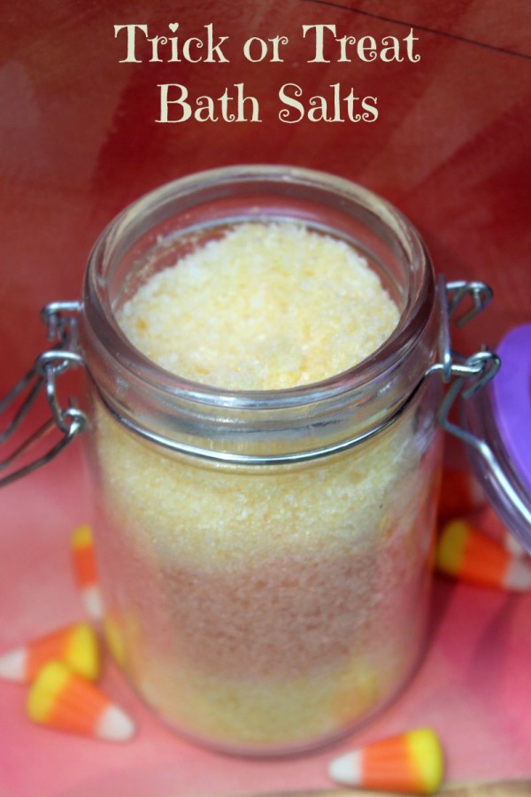 Super Easy DIY Halloween Bath Salts Recipe