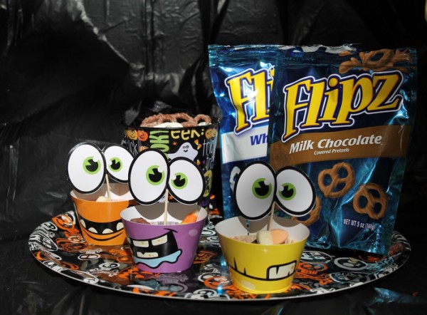 You'll flip for this easy Flipz Mega-Chocolate Halloween Snack Mix! Perfect for parties when you don't have time (or energy) to bake dozens of cupcakes!