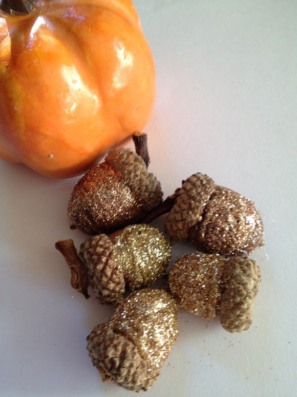 Glitter acorns Thanksgiving ideas