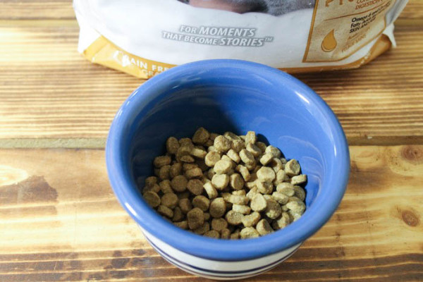 Chicken Soup for the Soul Pet Food isn't just premium pet food, it's also food with a mission. 