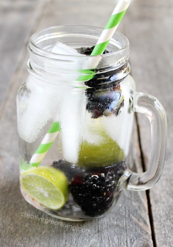 Blackberry lime spritzer non-alcoholic summer beverage