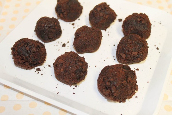 Doorstep Desserts chocolate cake truffles (1 of 1)-10