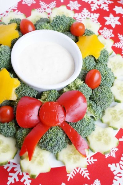 7 Of The Best Holiday Buffet Recipes - Christmas Wreath Vegetable Tray