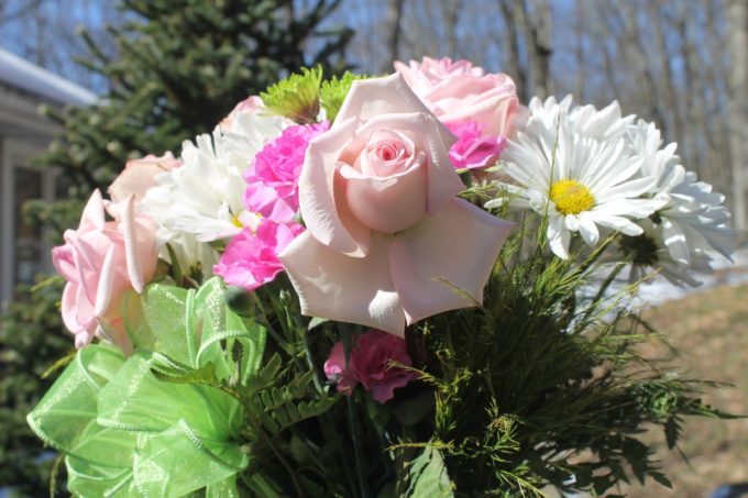 Celebrate Spring with Gorgeous Flowers + 7 Ways to Reuse a Flower Vase