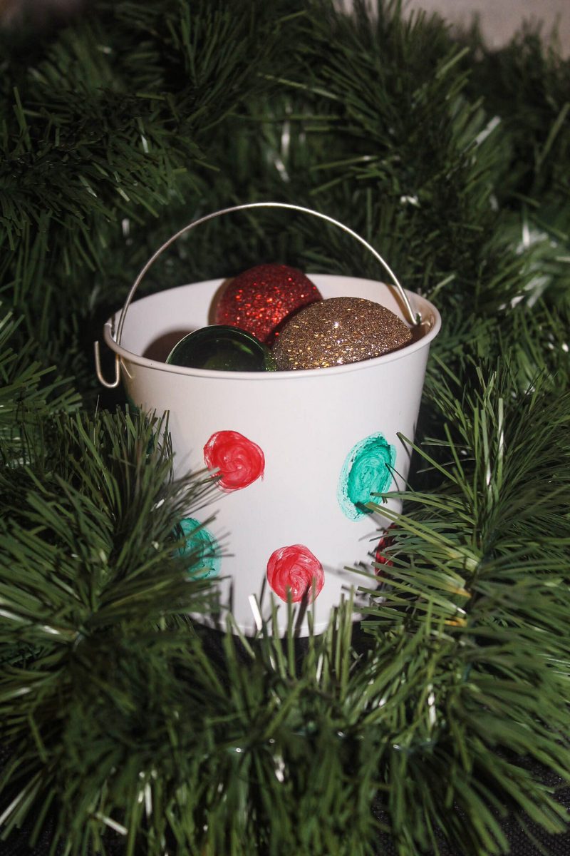 Mess-Free Shimmering Christmas Bucket Craft for Kids