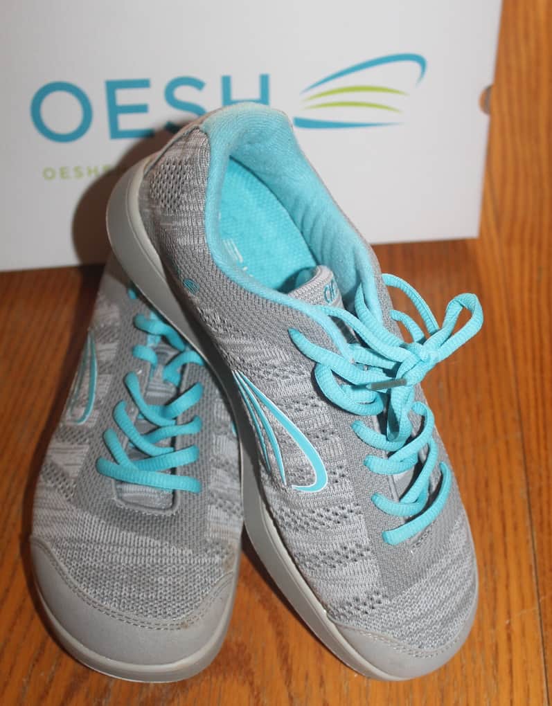 Comfy sneakers are an absolute must for anyone with back pain, and OESH SHOES' new LEA sneaker is among the most comfy I've ever worn. They feature superior comfort that seriously feels just like you're walking on air. The secret? A proprietary design and technology created by Harvard M. D., Dr. Casey Kerrigan.  Designed by a woman for the special needs of women’s physiology, this healthy, eco-friendly footwear isn't just insanely comfortable but also totally cute and stylish! 