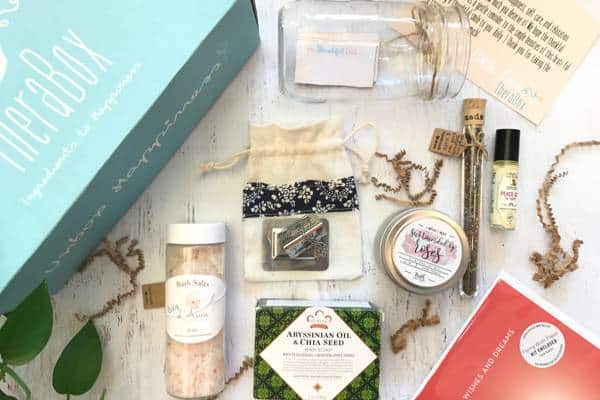 ALL-NATURAL SUBSCRIPTION BOXES FILLED WITH ORGANIC BEAUTY FINDS: TheraBox