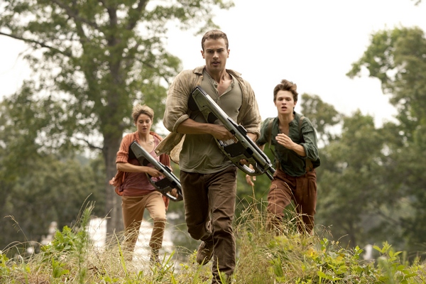 What Makes The Divergent Series: Insurgent THE Must-See Date Night Movie? #Insurgent