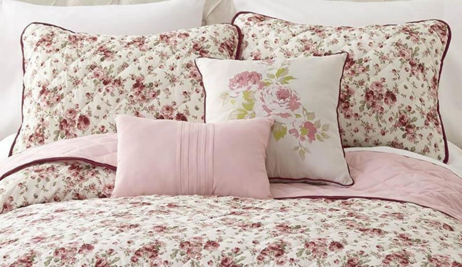 Give Your Room a Makeover in a Flash with a Bed in a Bag from Latest Bedding!