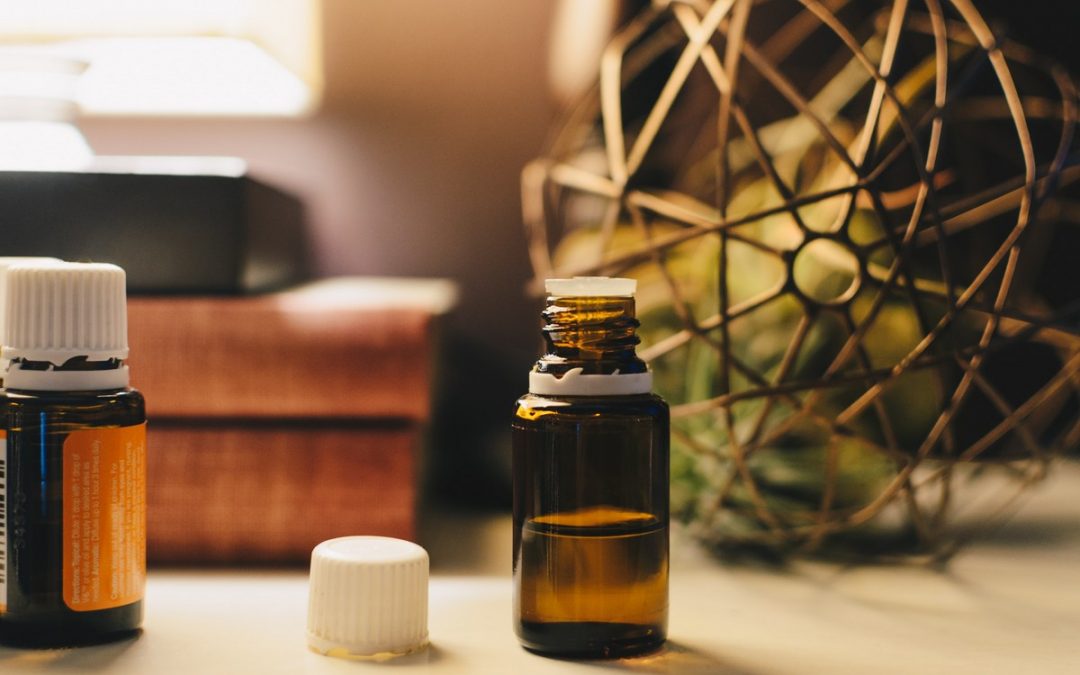 6  Essential Oils to Keep in Your First Aid Kit