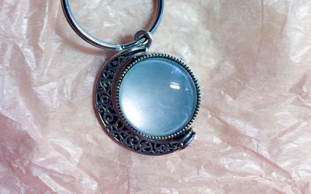 These Beautiful Crafting Addie Pendants & Keychains Make Great Holiday Gifts