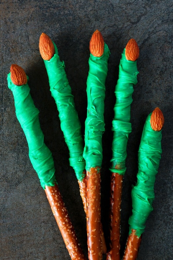 25 Ghoulishly Fun Halloween Treat Recipes to Make for Your Kids
