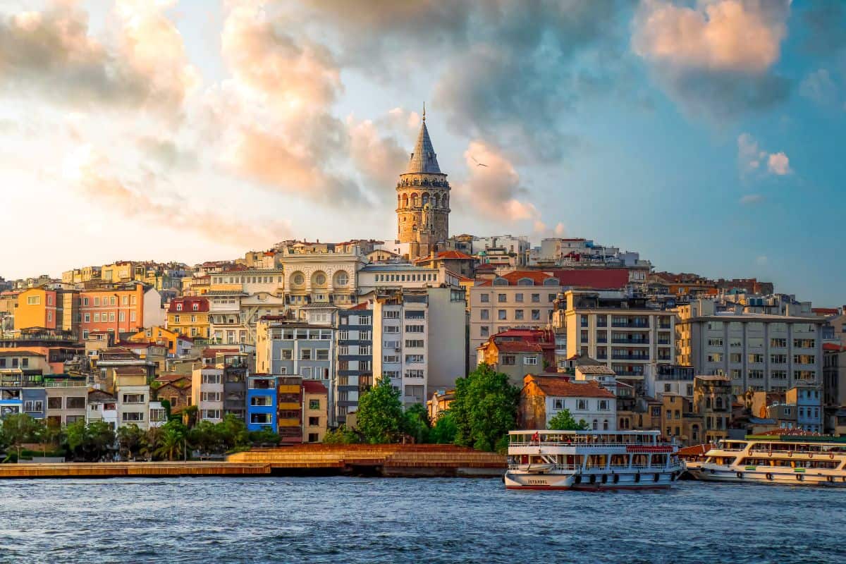 Which Dental Clinic Abroad is the Best in Istanbul, Turkey?