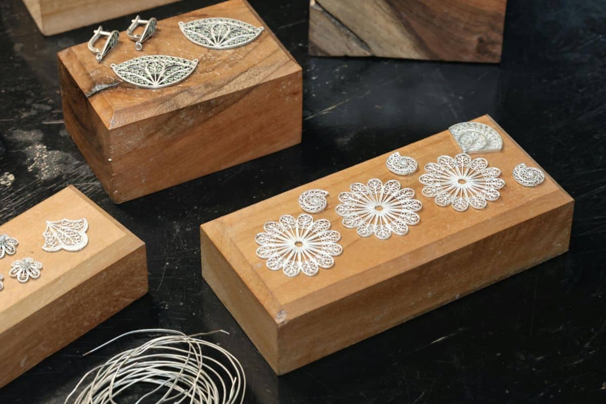 Why Artisan Jewellery Pieces Make Meaningful Gifts for Any Event