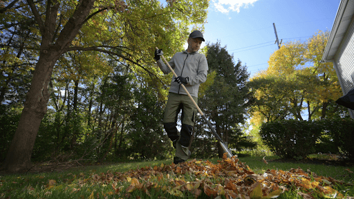 Finish Strong: How to Prep Your Lawn and Garden Before Winter 1 Finish Strong: How to Prep Your Lawn and Garden Before Winter